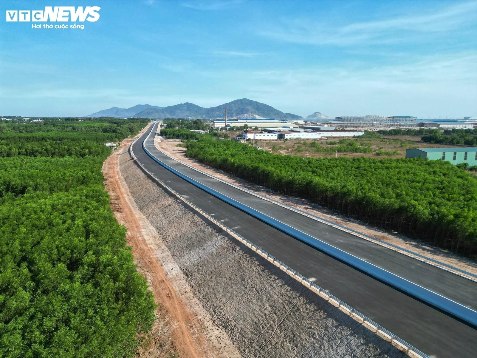 Hàng loạt dự án hạ tầng tăng tốc – Tăng kết nối vùng TP.HCM và Đông, Tây Nam Bộ